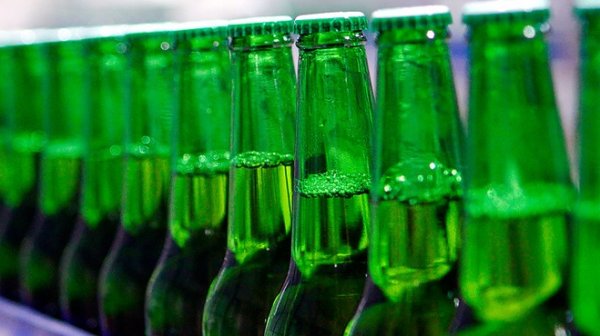 Алкогольный вопрос: Почему производители и Жогорку Кенеш против маркировки пива? — Tazabek