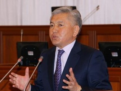 Депутат И.Омуркулов потребовал поменять министра финансов, если он не может решить проблемы бюджетных организаций по госзакупкам — Tazabek