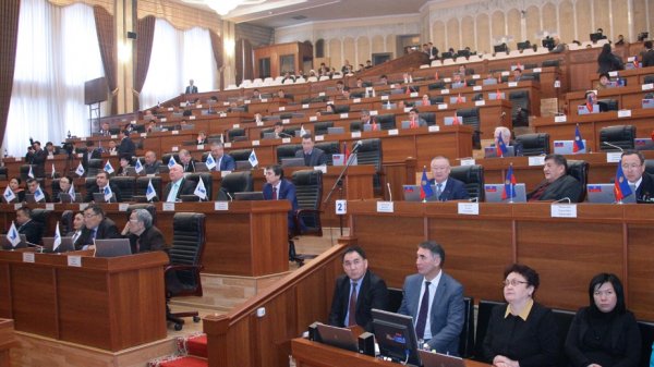 Жогорку Кенеш поддержал получение $25 млн от Азиатского банка развития на поддержку госбюджета Кыргызстана — Tazabek