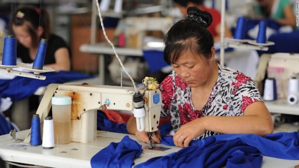 ЕАЭС представляет большой и растущий рынок сбыта одежды в среднем ценовом сегменте, - Минэкономики — Tazabek