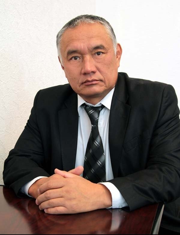 Становление кыргызской государственности проходило под руководством американской и западной системы, -  экс-советник президента С.Айжигитов — Tazabek