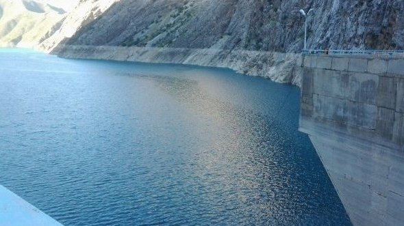 На сколько изменился объем воды в Токтогульском водохранилище за прошедший 2016 год? — Tazabek