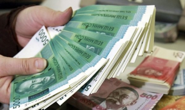 За 11 месяцев средняя зарплата кыргызстанцев составила 14 тыс. сомов — Tazabek