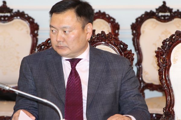 Глава Госкомпромэнергонедра Д.Зилалиев пожаловался, что перед коллегией ведомства его два дня «доставали» звонками некоторые руководители — Tazabek