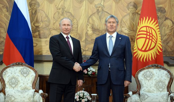 Кыргызстан и Россия совместно будут решать проблему спада торговли, - президент РФ В.Путин — Tazabek