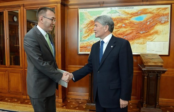 А.Атамбаев и Т.Абдыгулов обсудили меры по снижению процентных ставок по кредитам — Tazabek