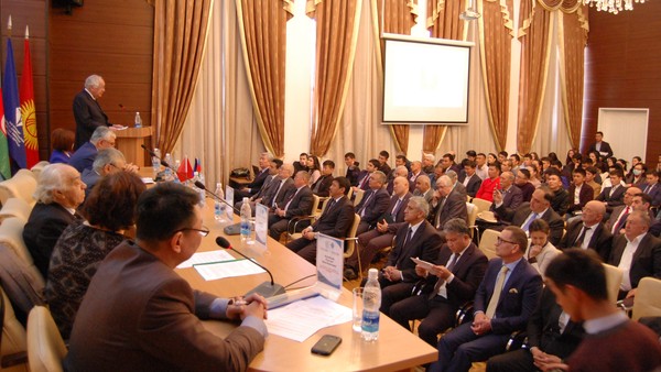 В Бишкеке прошла международная конференция «Гейдар Алиев и эпоха»