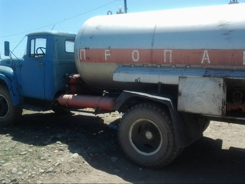 Фоторепортаж — В жилмассиве Кара Жыгач выявлена незаконная продажа сжиженного газа в передвижных цистернах — Tazabek