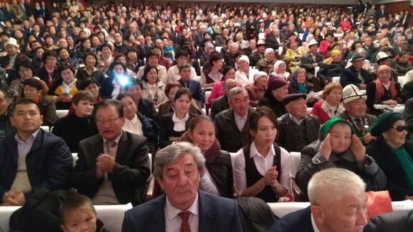Педагогов Иссык-Кульской области поздравили с профессиональным праздником
