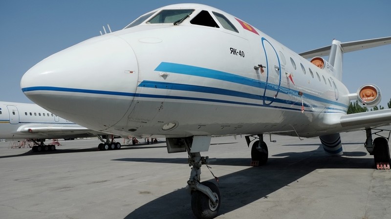 Авиакомпания «Эйр Кей Джи» выставила на аукцион воздушное судно ЯК-40 — Tazabek
