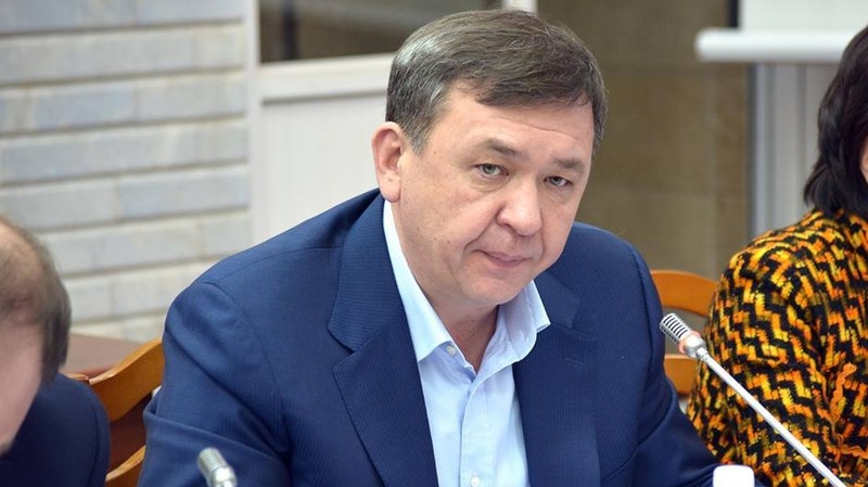 Депутат А.Арапбаев предложил установить лимит по кредитным процентам для ломбардов — Tazabek