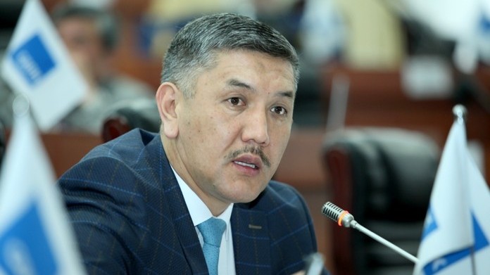 Депутат предложил правительству законодательно установить, что вода является товаром — Tazabek
