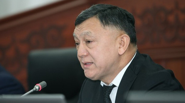 Депутат просит отремонтировать и построить школы в жилмассивах и селах вокруг Бишкека
