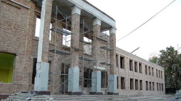 Управление капитального строительства мэрии Бишкека объяснило, почему отремонтировало школу №28 вместо школы №76