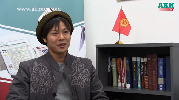 Кыргызча сүйлөп, кой сойгон япониялык дене тарбия мугалими Хироя Ямамото (видео)