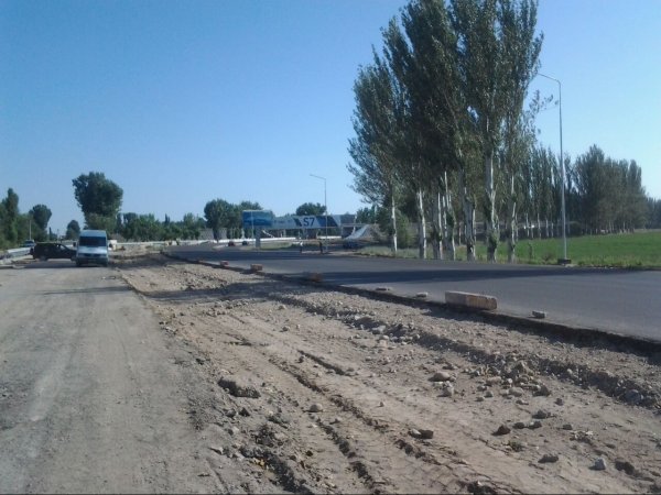 Премьер С.Жээнбеков выразил недовольство качеством строительства автодороги Бишкек—аэропорт «Манас» — Tazabek