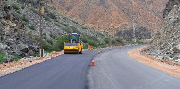 Объем работ по реконструкции дороги Бишкек–Нарын–Торугарт выполнен на $60,5 млн или 94,7% от контракта — Tazabek