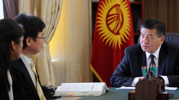 Премьер С.Жээнбеков и глава департамента JICA обсудили возможность улучшения кыргызских дорог — Tazabek