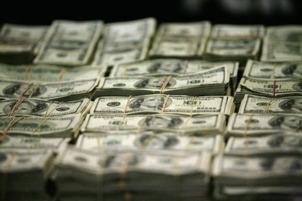 «Курс валют»: Доллар продается по 68,55 сома (график) — Tazabek