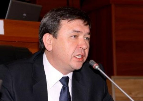 Из-за нелегального ввоза ГСМ в Кыргызстан в бюджет не поступило много средств, - депутат — Tazabek