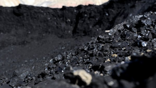 Госкомпромэнергонедр поставил задачу «Кыргызкомуру» и угледобывающим предприятиям в 2017 году добыть 1,9 млн тонн угля — Tazabek