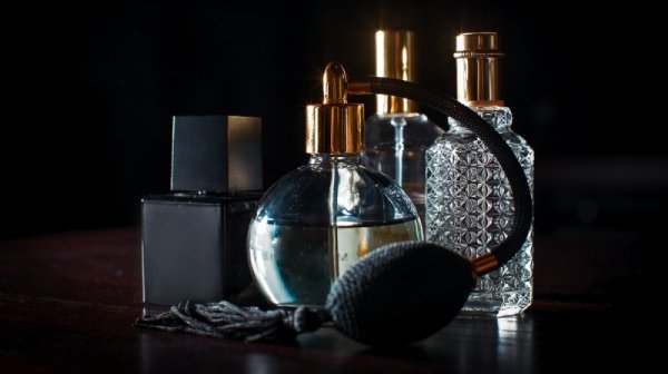 Фискальный комитет одобрил во втором чтении норму, приравнивающую парфюмерную продукцию к медицинской — Tazabek