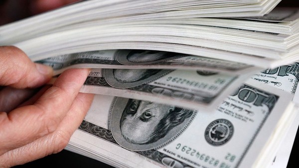 «Курс валют»: Доллар продается по 68,08 сома (график) — Tazabek