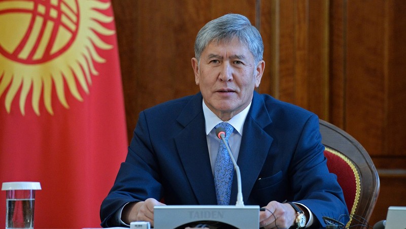 Президент А.Атамбаев поздравил финансовых и экономических работников Кыргызстана — Tazabek