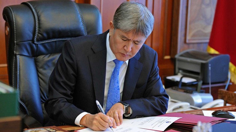 А.Атамбаев подписал закон о ратификации протокола о продлении до 31 декабря 2018 года пилотного проекта по маркировке товаров — Tazabek