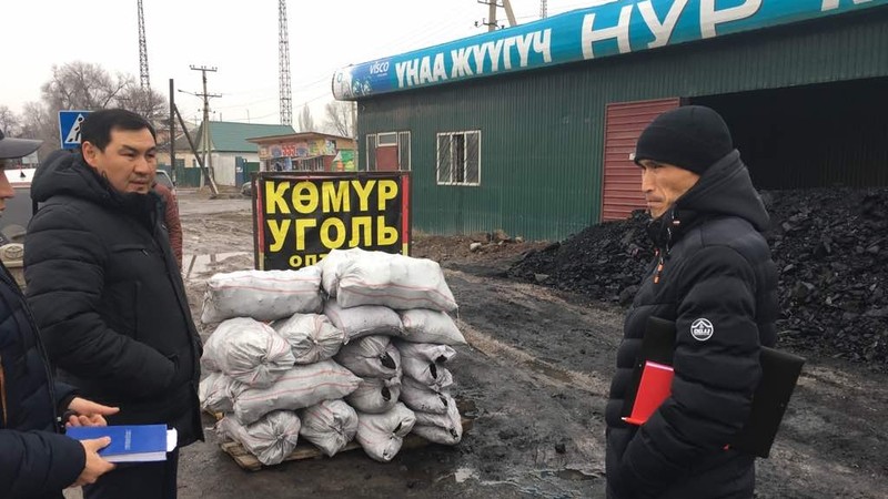 Госантимонополия в Жайыльском районе и в Кара-Балте выявила нарушения при продаже угля — Tazabek