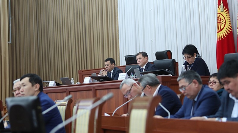 Отменили НДС на импорт зерна и поставок муки и за два года потеряли около 1 млрд сомов, - депутат — Tazabek