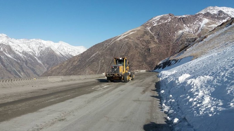 Какая работа проводится по содержанию дороги Кара-Балта—Суусамыр? (фото) — Tazabek