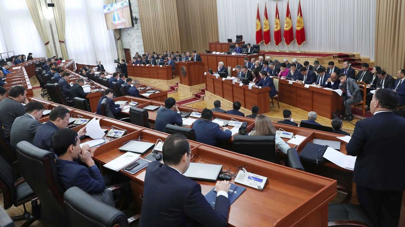 Комитет ЖК по бюджету и финансам в I чтении одобрил изменения по вопросам регулирования ввоза ртутьсодержащих товаров — Tazabek