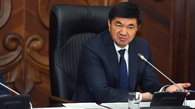 Премьер М.Абылгазиев раскритиковал деятельность госорганов в области сельского хозяйства — Tazabek