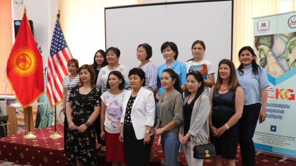 В Бишкеке на базе пилотных школ 150 учителей английского языка прошли курсы повышения квалификации