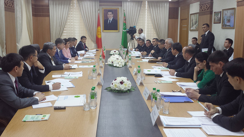 Кыргызстан и Туркменистан договорились активизировать сотрудничество в торговле, промышленности, сельском хозяйстве и транспорте — Tazabek