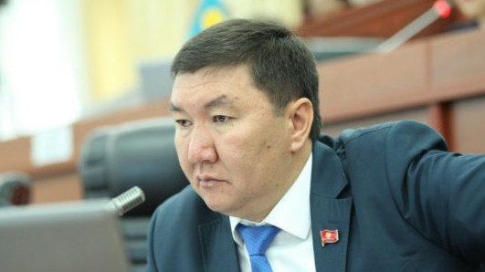 Депутат—правительству: Водители говорят, что старый слой асфальта на ремонтируемом участке автодороги Бишкек—Кара-Балта ровнее нового — Tazabek