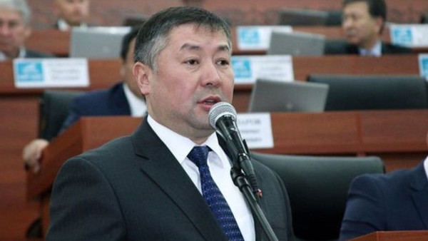 Депутат сравнил 65-летних директоров школ с президентами России и Казахстана