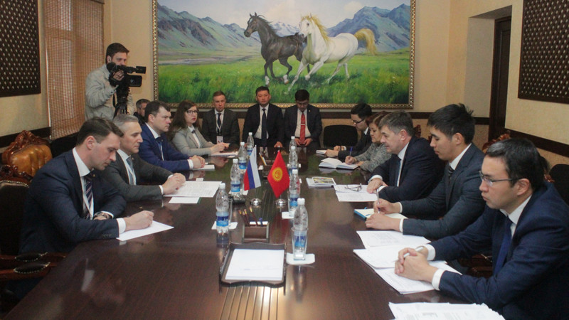 Минэкономики КР и делегация Тюменской области КР договорились принять меры по увеличению взаимного товарооборота — Tazabek
