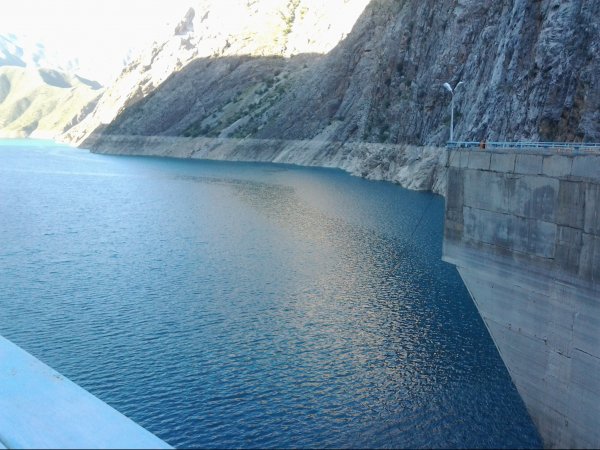 Объем воды Токтогульского водохранилища на 27 июня составил 13,5 млрд кубометров (график) — Tazabek
