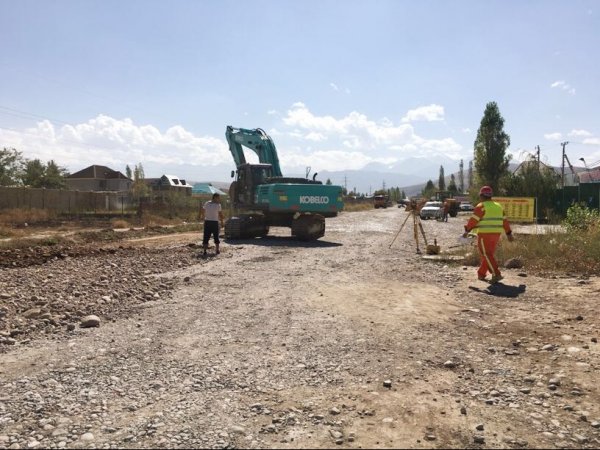 Фото — Мэрия Бишкека планирует продолжить в следующем году ремонт по улице
 Тыналиева — от   южной магистрали до Ахунбаева — Tazabek