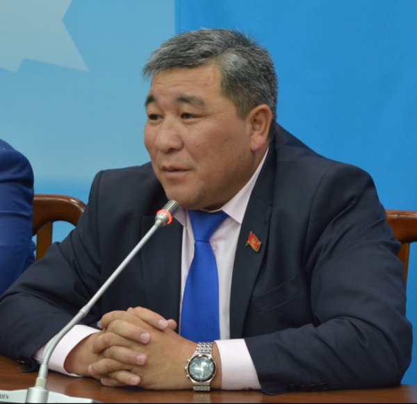 Депутат Р.Момбеков предложил переименовать Минфин в Министерство займов — Tazabek