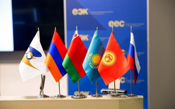 Обменный курс нацвалюты к началу сентября укрепился в России, Армении и Кыргызстане, - ЕАБР — Tazabek
