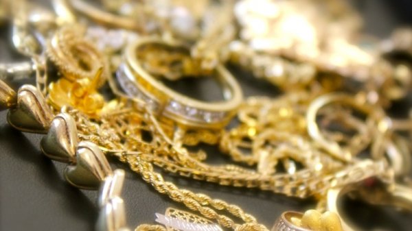 За последние 7 лет объемы производства ювелирных изделий из золота отечественного производства упали в 2,9 раз,  импорт вырос в 50 раз, - Минфин — Tazabek
