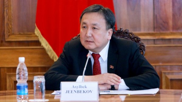 Депутат А.Жээнбеков предложил проверить эффективность проектов в сельском хозяйстве за 25 лет — Tazabek