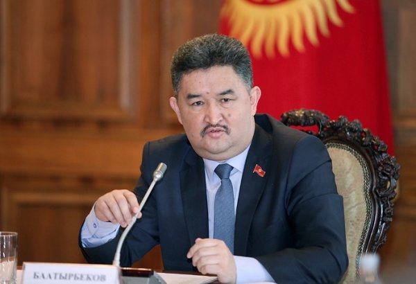 Депутат А.Баатырбеков потребовал пересмотреть соглашение с Китаем по грузоперевозкам — Tazabek
