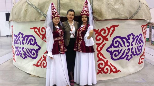 Кыргызстан представил программу предстоящего летнего туристического сезона
 на международной выставке в Новосибирске — Tazabek