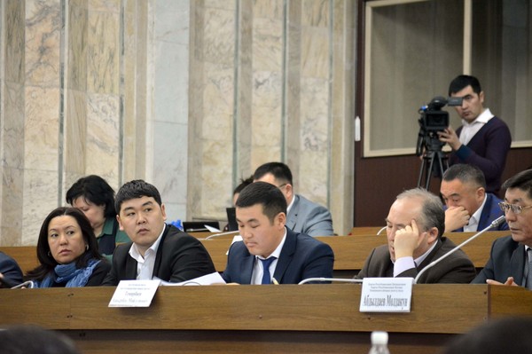 Комитет ЖК по госустройству одобрил поправки в закон о местном самоуправлении по источникам доходов местных властей — Tazabek
