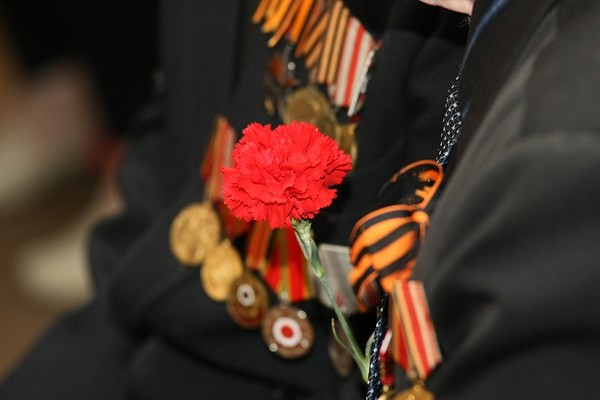 Более 470 тыс. сомов от абонентов MegaCom в поддержку ветеранов — Tazabek