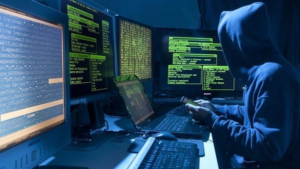 Хакеры получают $500-1500 в месяц,  - эксперт Р.Рохозински — Tazabek